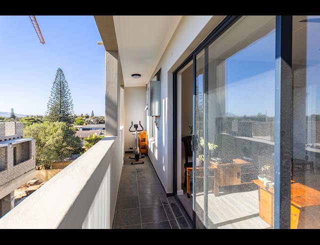 1 BEDROOM APARTMENT FOR SALE IN TABLE VIEW